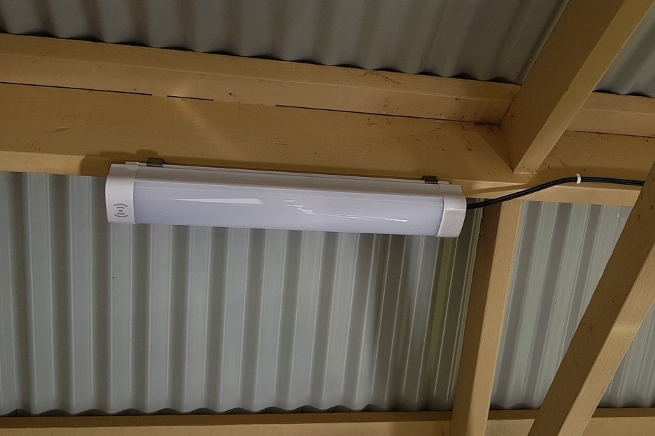 Batten Cality Solar Light Vizona (2) Batten Cality Solar Light Vizona