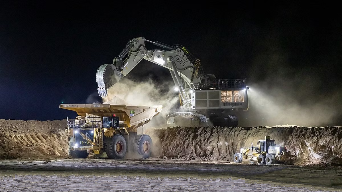 Mine site Vizona Lighting Tower 4 Panel Mine site Vizona Lighting Tower 4 Panel