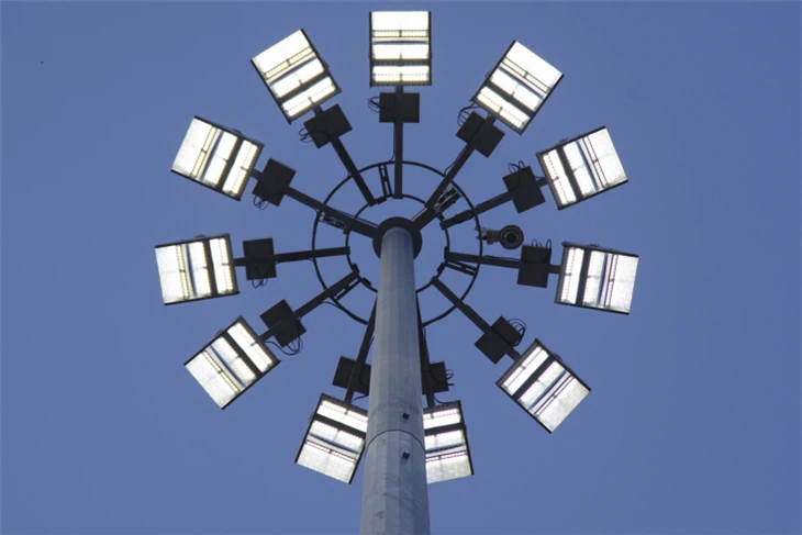 High Mast Pole with Lowering System