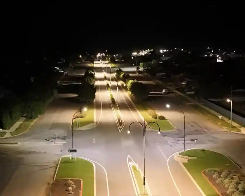 are street lights solar powered