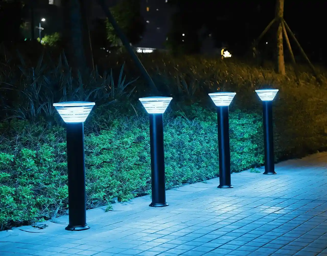 solar powered bollards