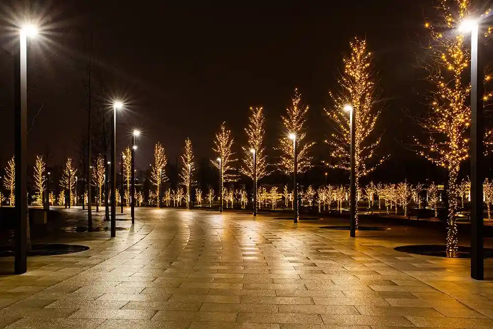 outdoor decorative lighting